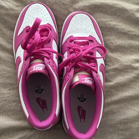 Nike Dunks - Picture 4 of 6